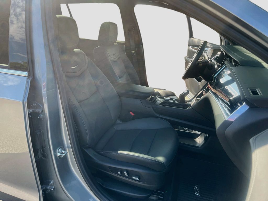 Used 2025 Silver Cadillac Premium Luxury image 31