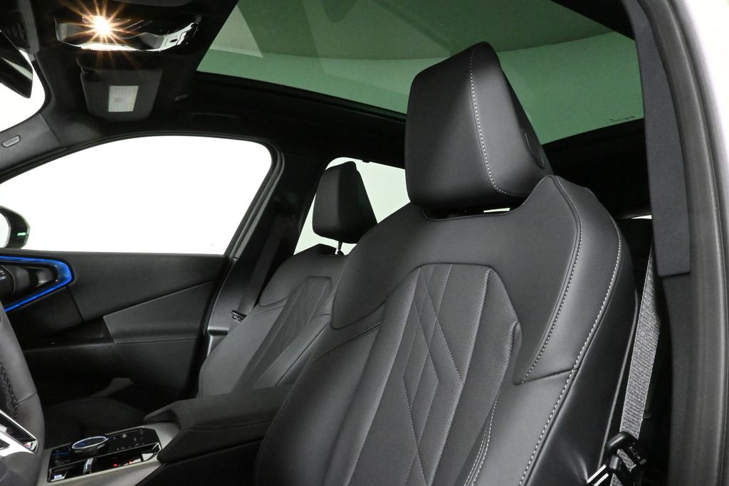 Thumbnail: 2025 BMW X3 - 16