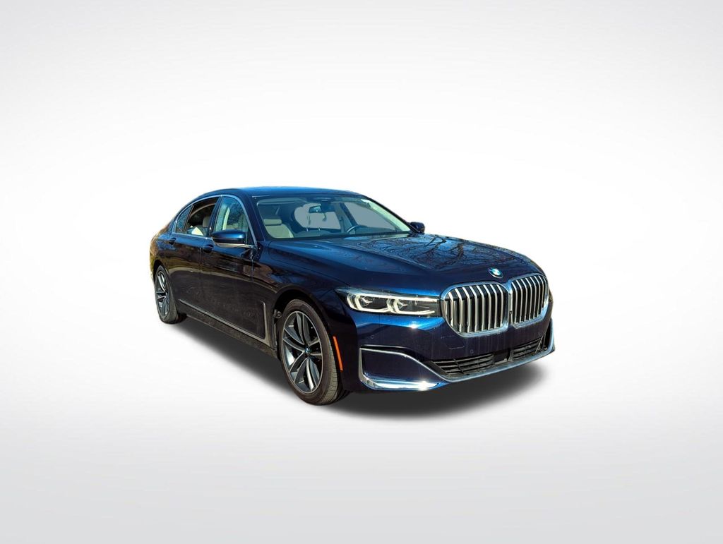 /2022 BMW 750