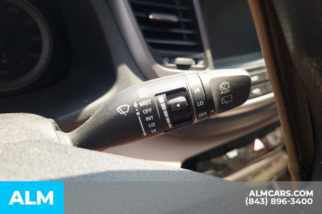 Used 2018 Red Hyundai SEL image 12