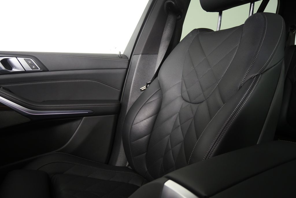 Thumbnail: 2025 BMW X5 - 29