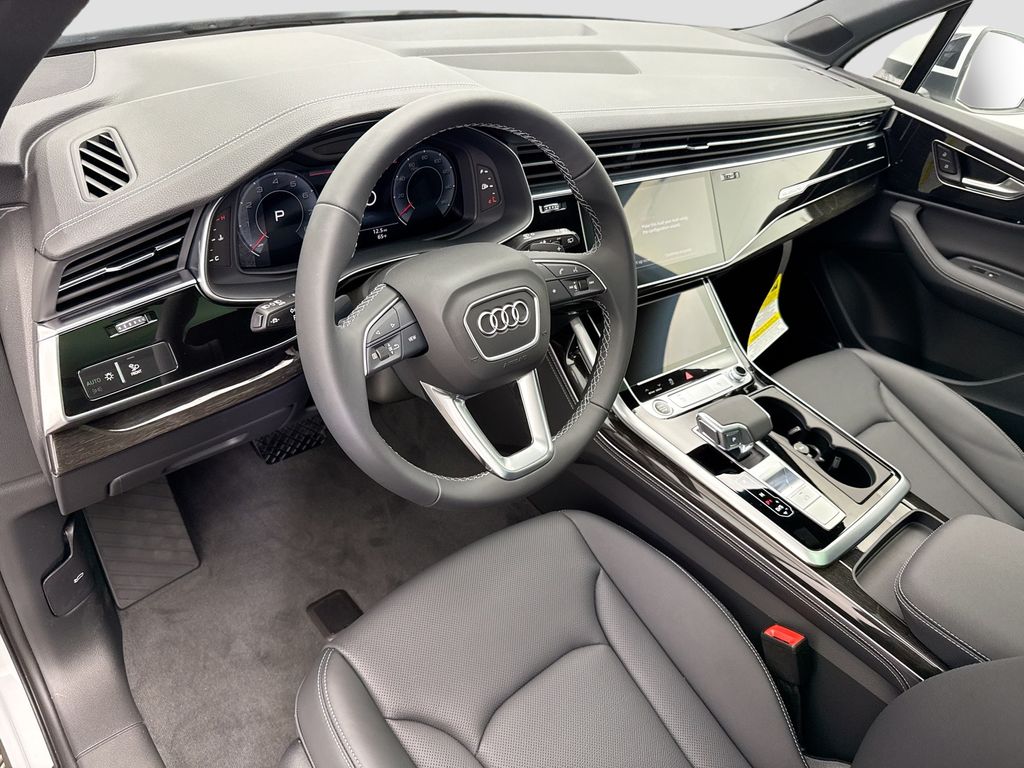 Thumbnail: 2026 Audi Q7 - 10