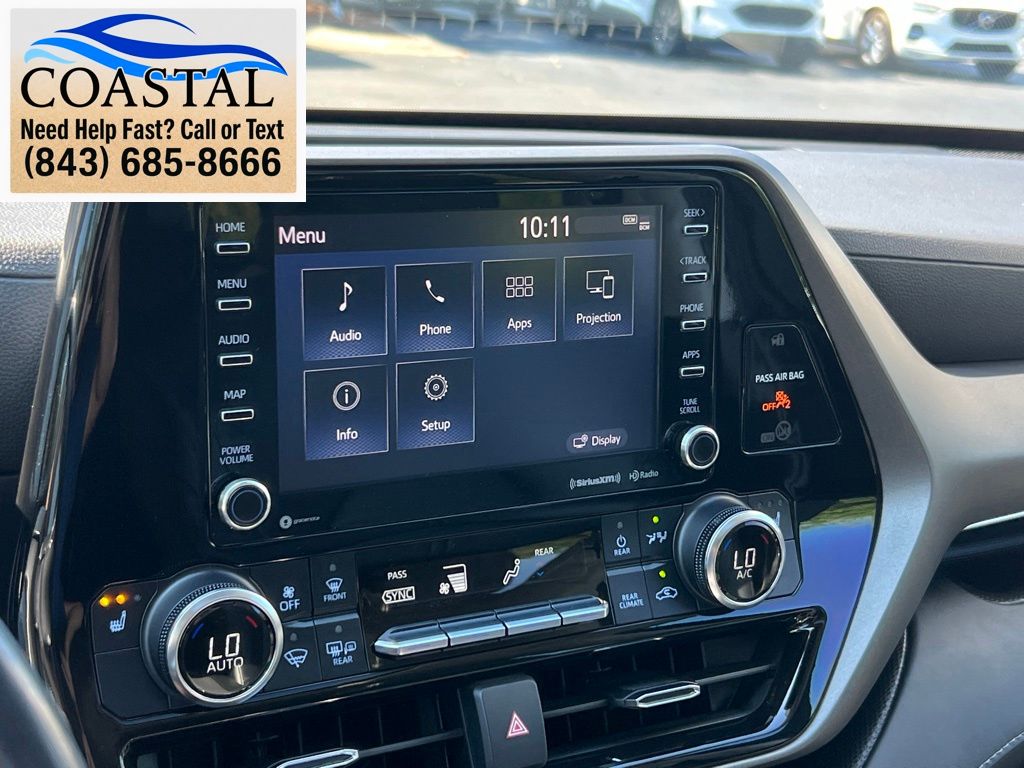 2022 Toyota Highlander XLE Brown at Davis Toyota of Orangeburg