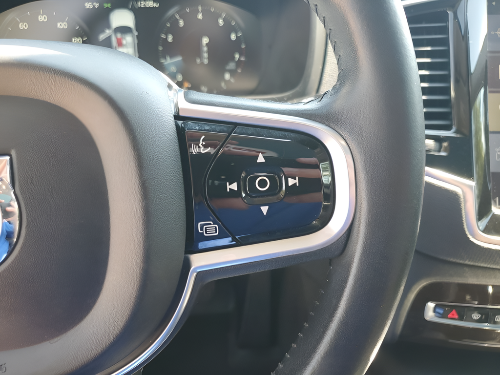 Used Car 2017 Volvo Xc90  T5 Momentum For Sale Under $20,000 In Austin, Texas