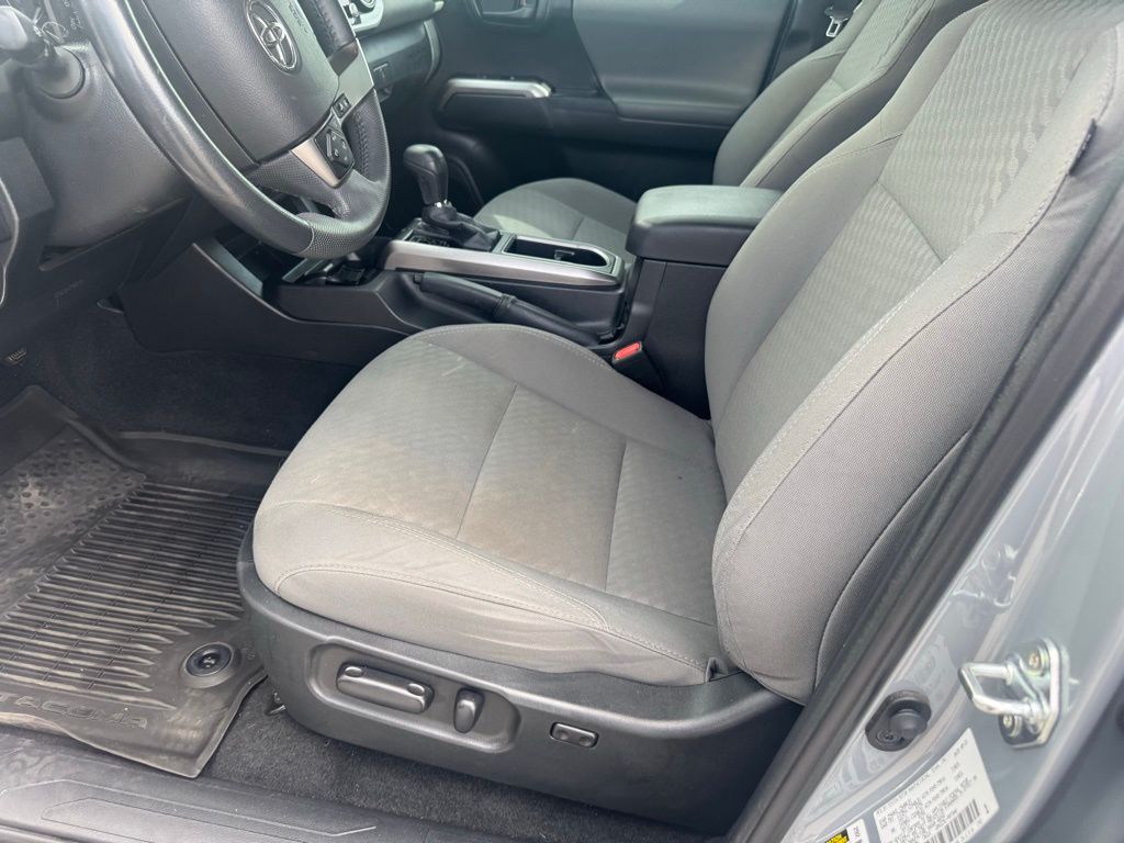 2021 Toyota Tacoma SR5 16