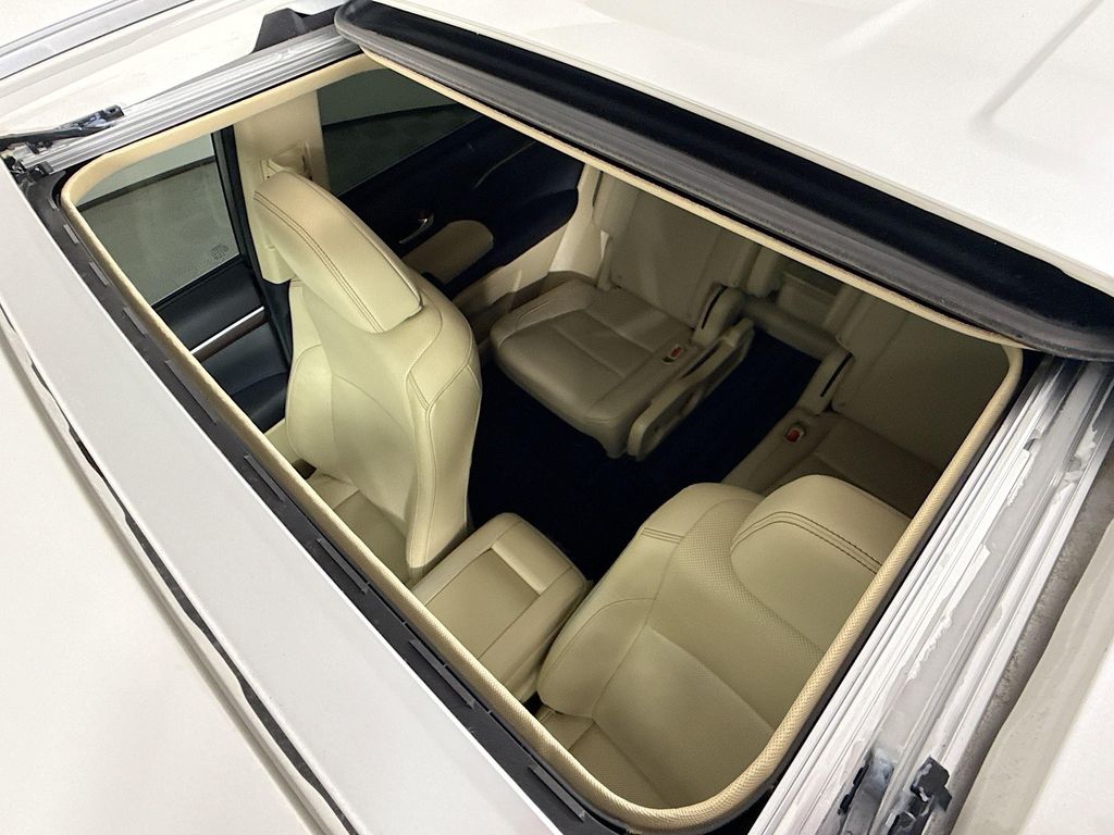 Thumbnail: 2014 Toyota Highlander - 23