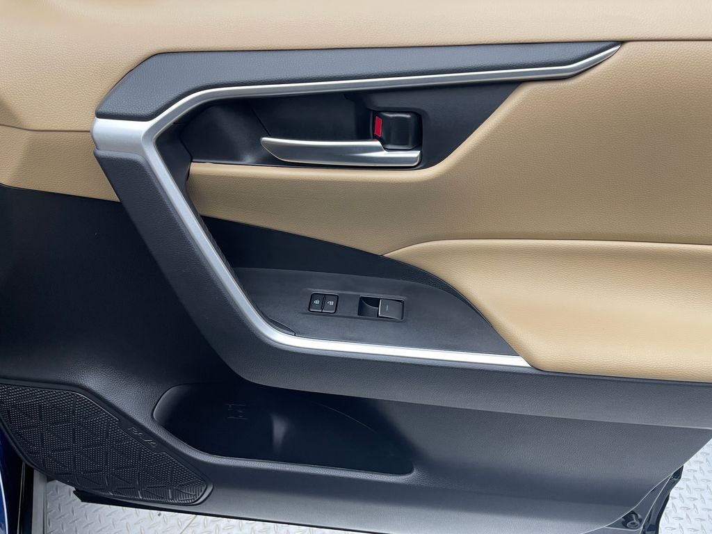 Thumbnail: 2024 Toyota RAV4 - 15