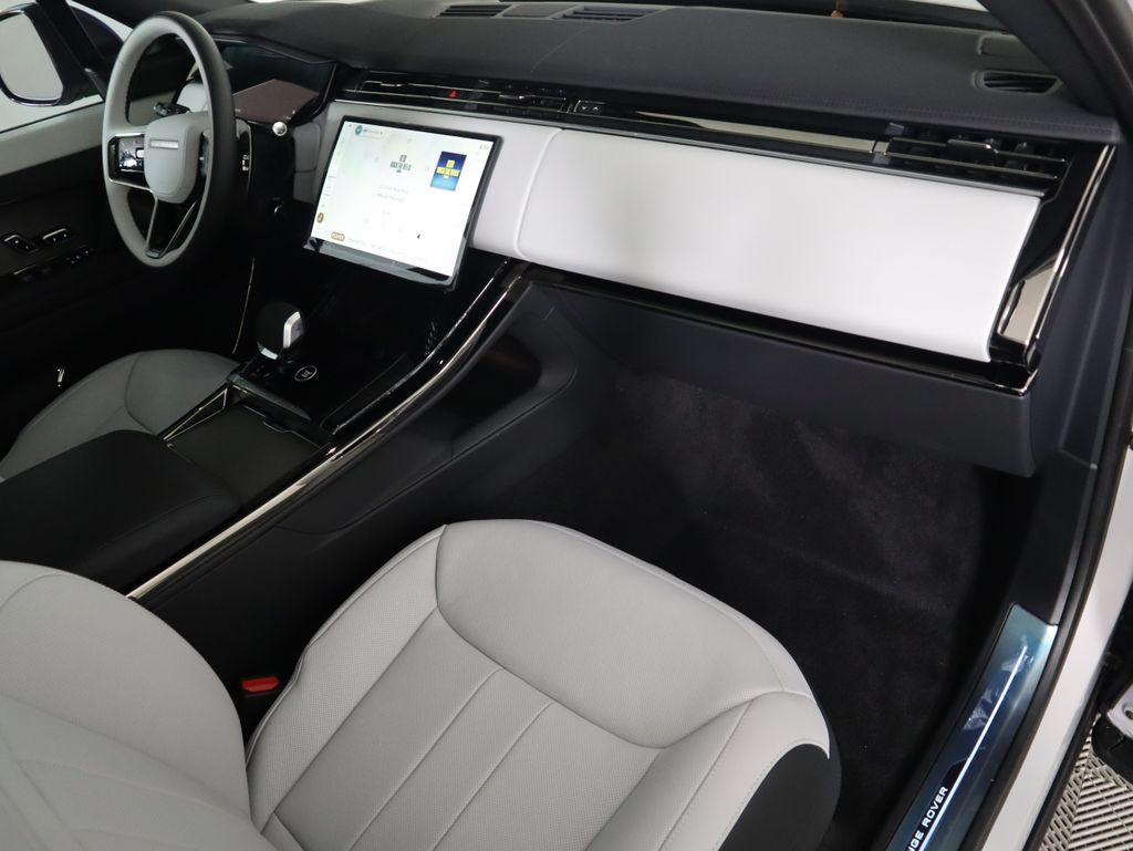 Thumbnail: 2025 Land Rover Range Rover Sport - 19