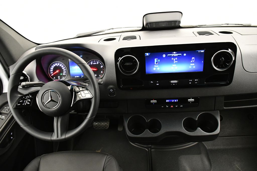 Thumbnail: 2026 Mercedes-Benz Sprinter - 10