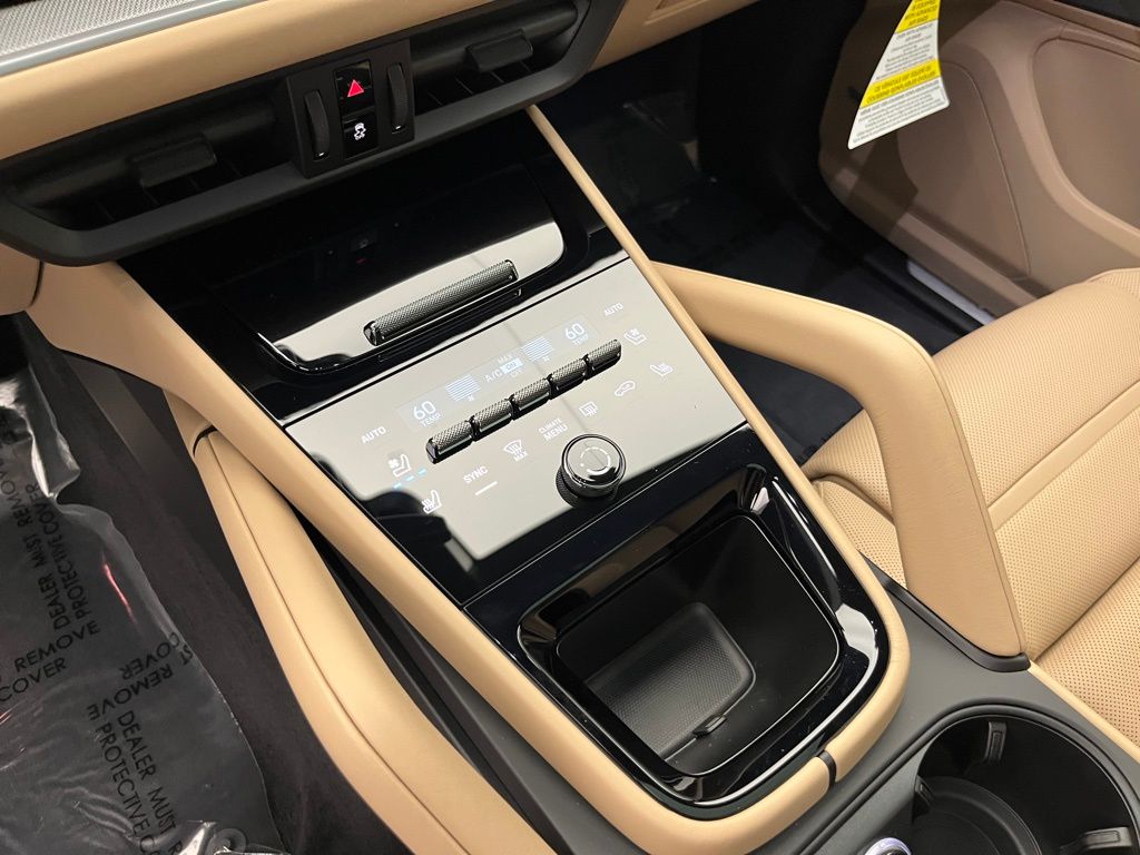 Thumbnail: 2025 Porsche Cayenne - 16