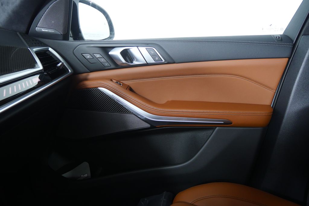 Thumbnail: 2026 BMW X7 - 26