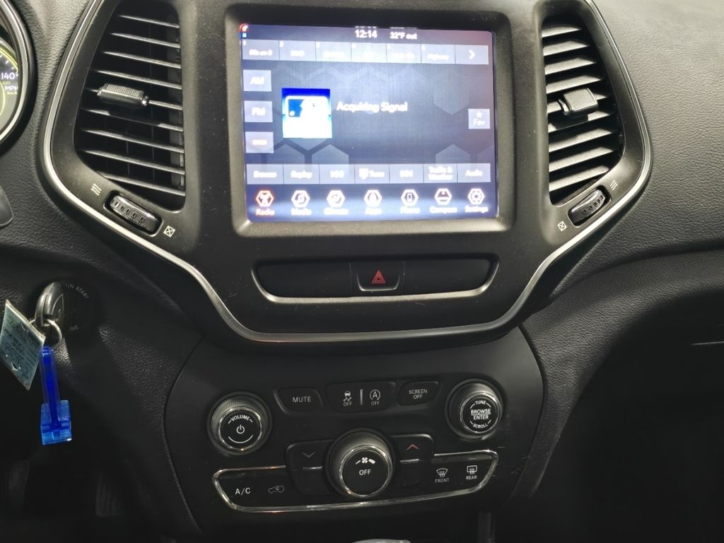 Used 2020 Black Jeep Trailhawk image 23