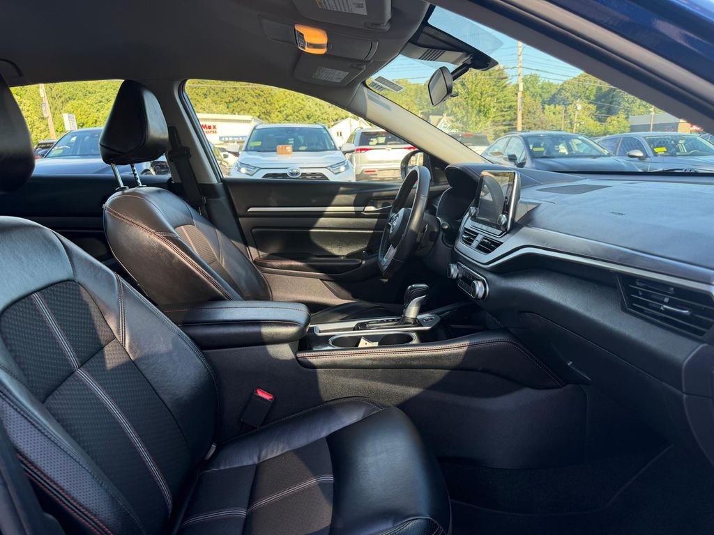 Used 2024 Nissan Altima Sedan