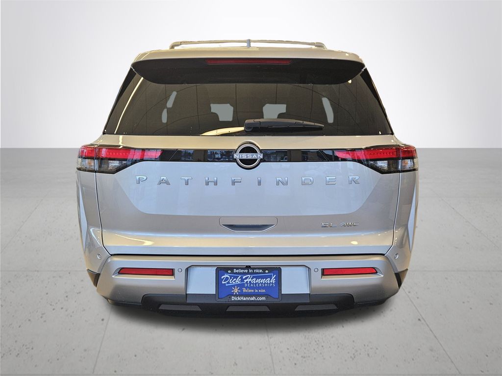 2025 Nissan Pathfinder SL