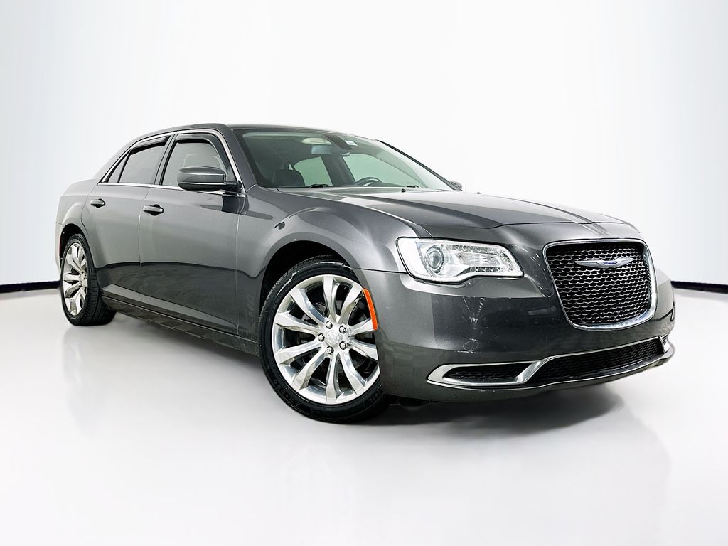 2020 Chrysler 300 Touring RWD