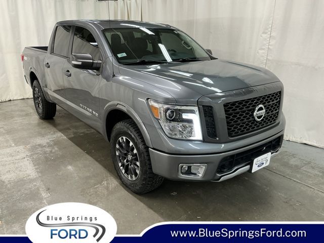 2018 Nissan Titan PRO-4X Crew Cab 4WD