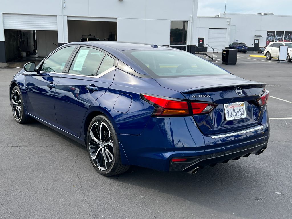 Thumbnail: 2023 Nissan Altima - 9