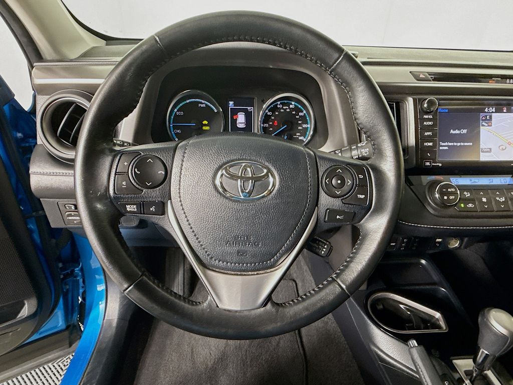 Thumbnail: 2018 Toyota RAV4 - 11