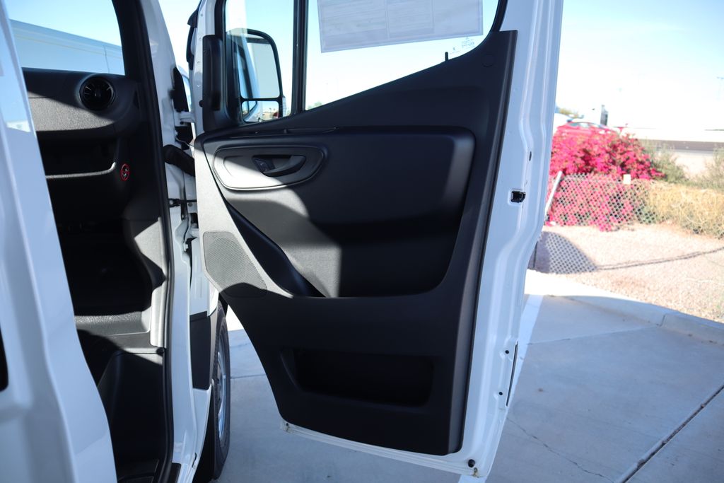 2025 Mercedes-Benz Sprinter 3500 22