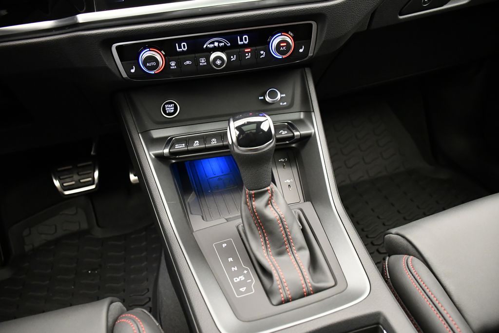 Thumbnail: 2025 Audi Q3 - 31