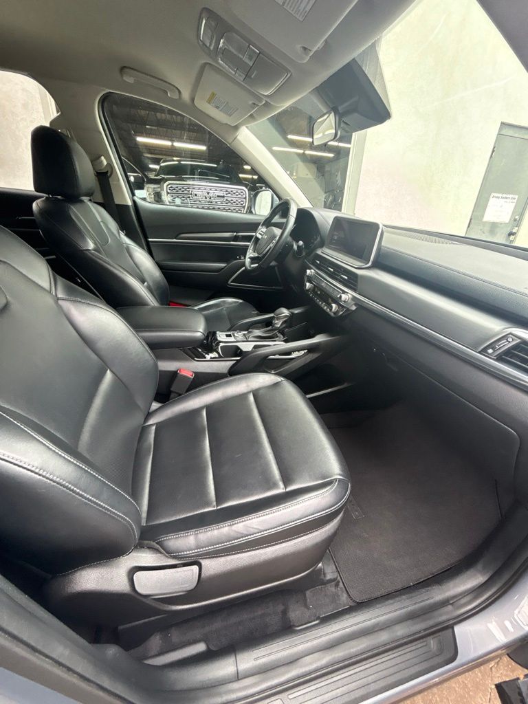 Certified Used 2022 Silver Kia LX image 27
