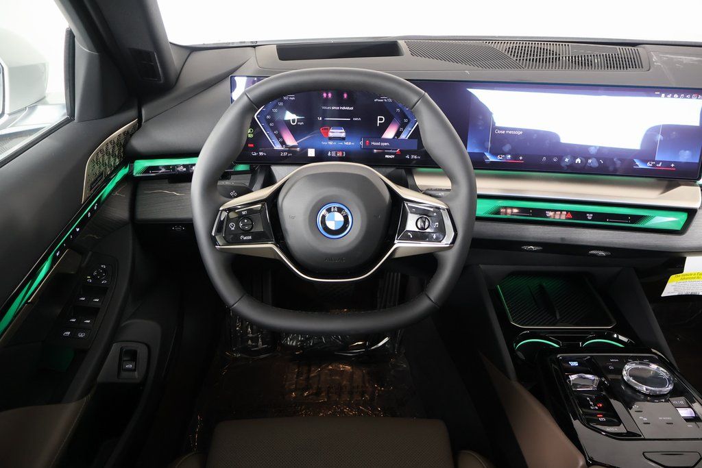 Thumbnail: 2025 BMW i5 - 3