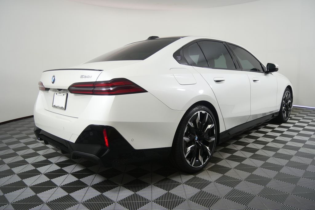 Thumbnail: 2025 BMW 5 Series - 3