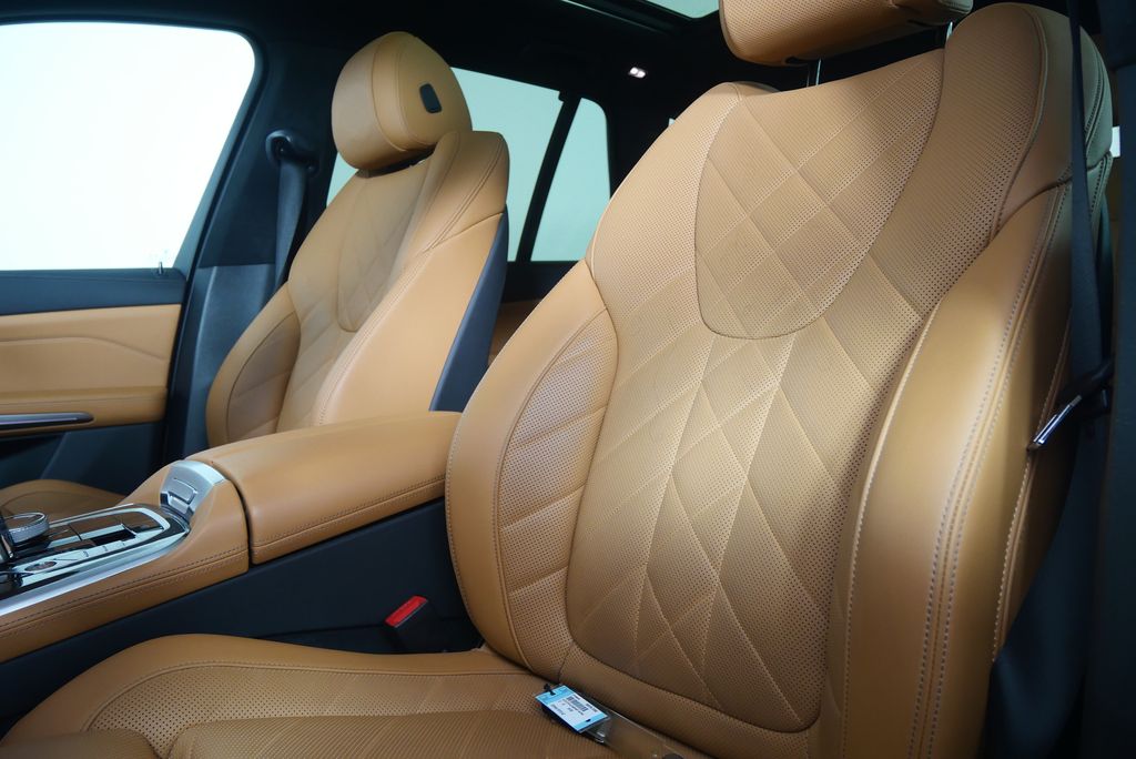 Thumbnail: 2023 BMW X5 - 10