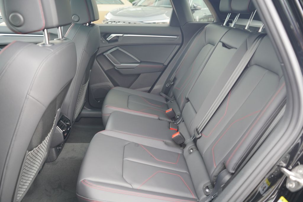 Thumbnail: 2025 Audi Q3 - 7