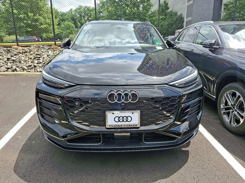 Thumbnail: 2025 Audi Q6 e-tron - 2
