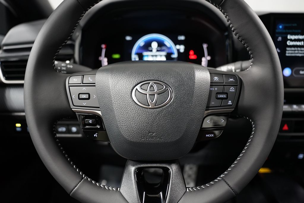 Thumbnail: 2025 Toyota Camry - 12