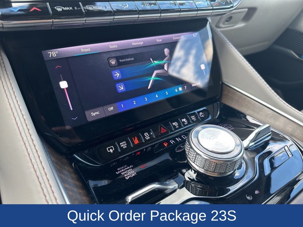 2023 Jeep Grand Wagoneer Base
