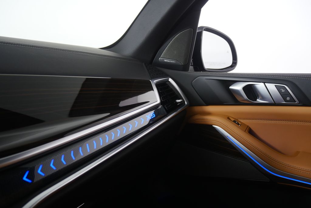 Thumbnail: 2026 BMW X5 - 25