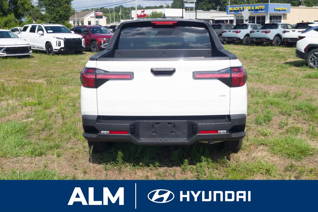 2025 Hyundai Santa Cruz SE photo 3