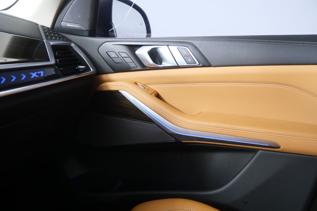 Thumbnail: 2024 BMW X7 - 27