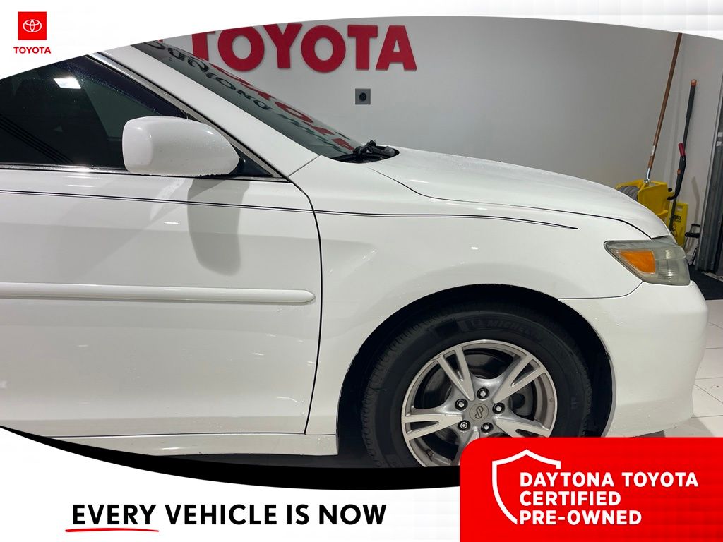 2010 Toyota Camry LE - Photo 8