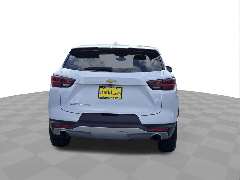 2025 Chevrolet Blazer LT - 4