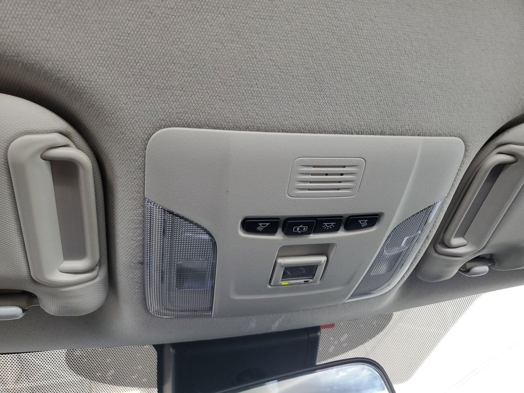 2022 Toyota Corolla LE photo 27