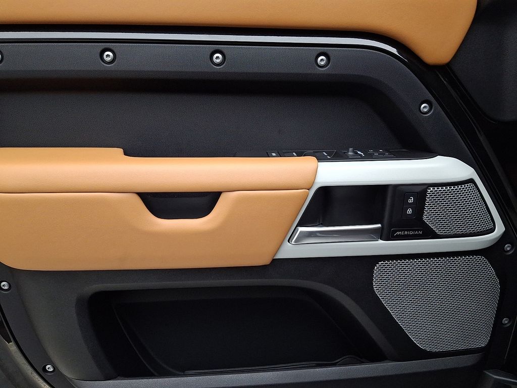 Thumbnail: 2024 Land Rover Defender - 13