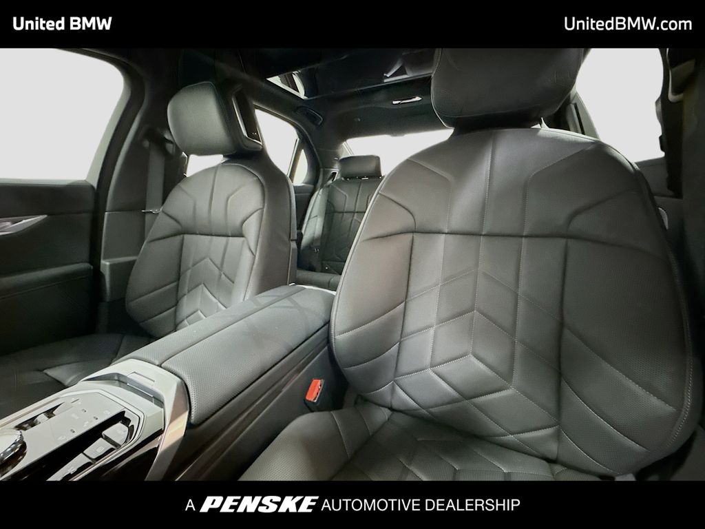 Thumbnail: 2026 BMW 7 Series - 5