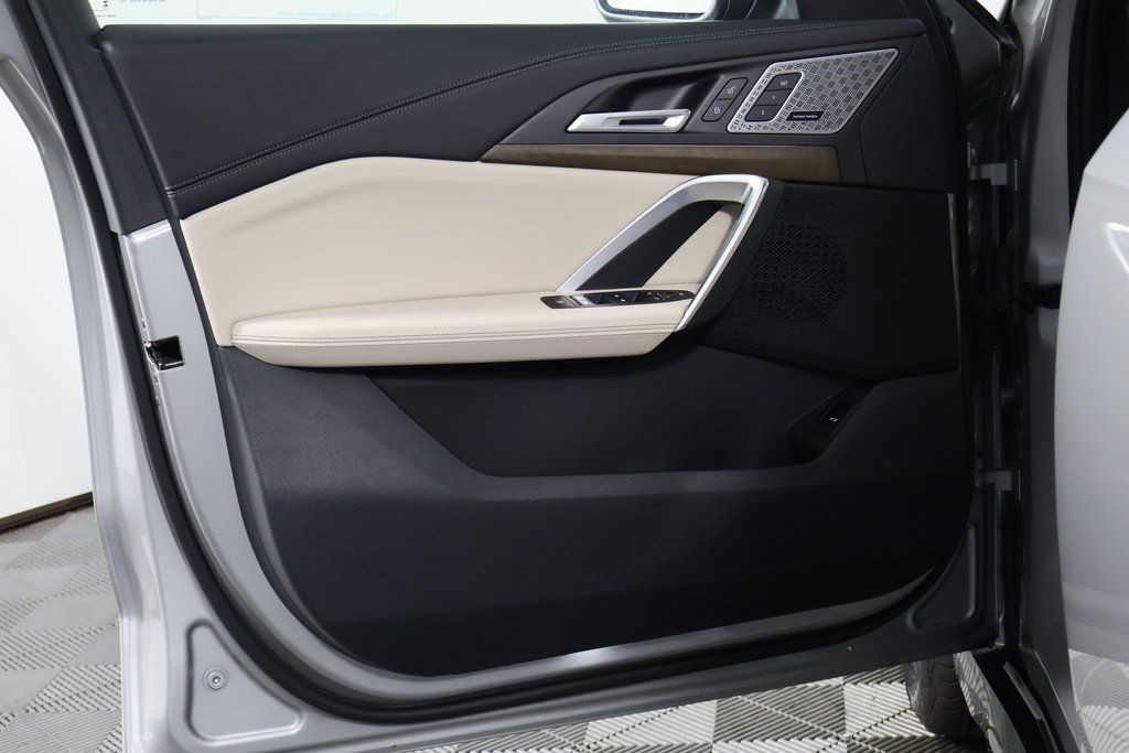 Thumbnail: 2025 BMW X1 - 12