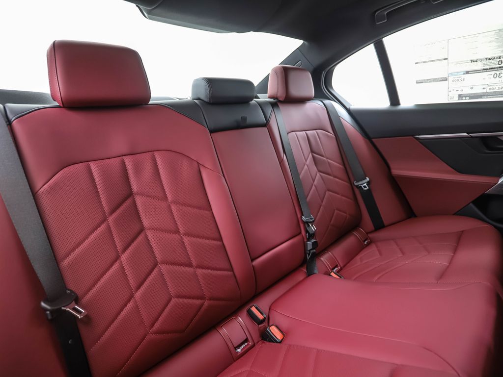 Thumbnail: 2026 BMW 5 Series - 29