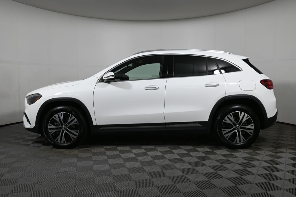 Thumbnail: 2025 Mercedes-Benz GLA - 2