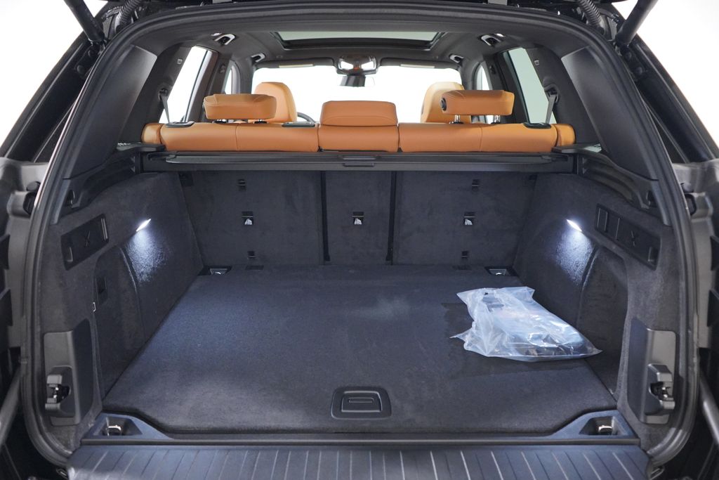 Thumbnail: 2026 BMW X5 - 18