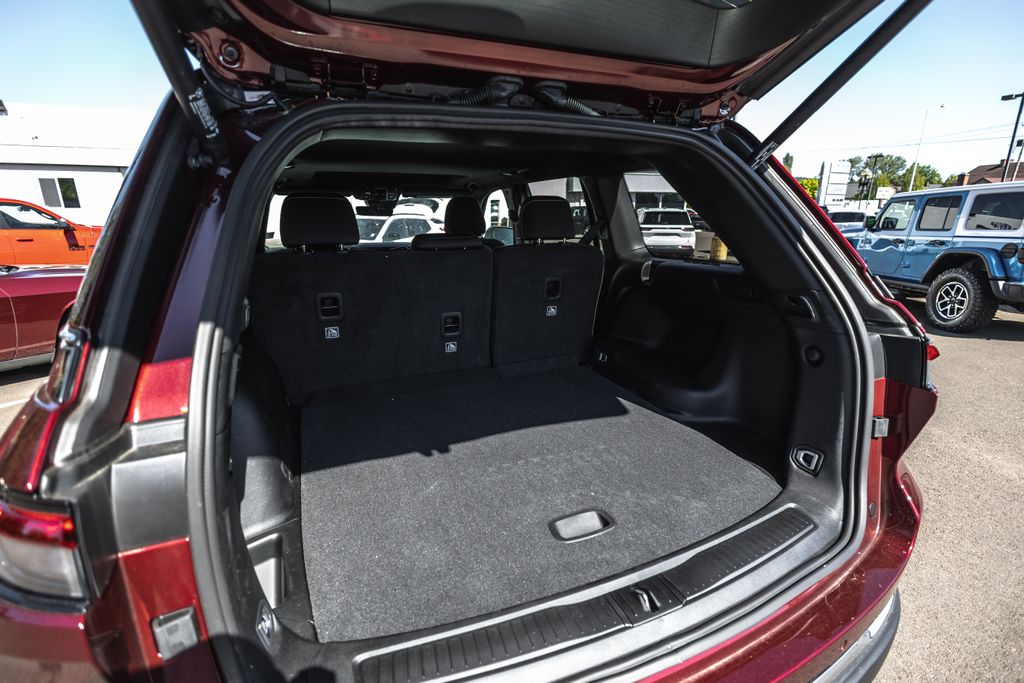 2026 Jeep Grand Cherokee Laredo X thumbnail 30