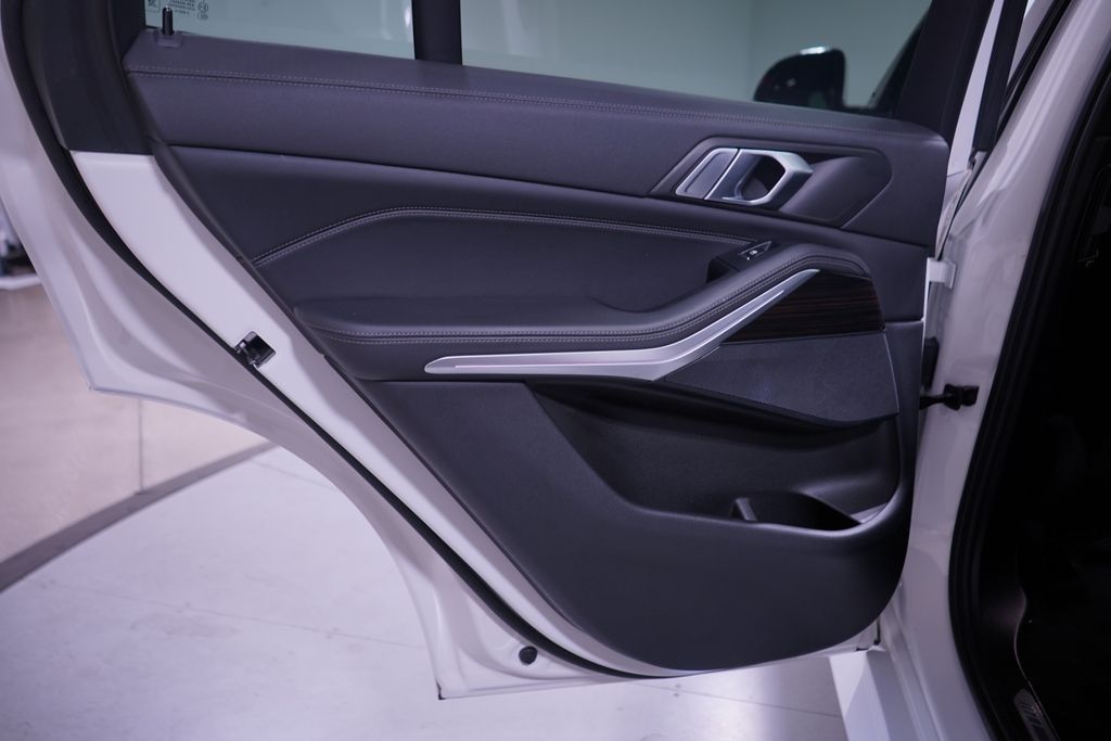 Thumbnail: 2021 BMW X5 - 15