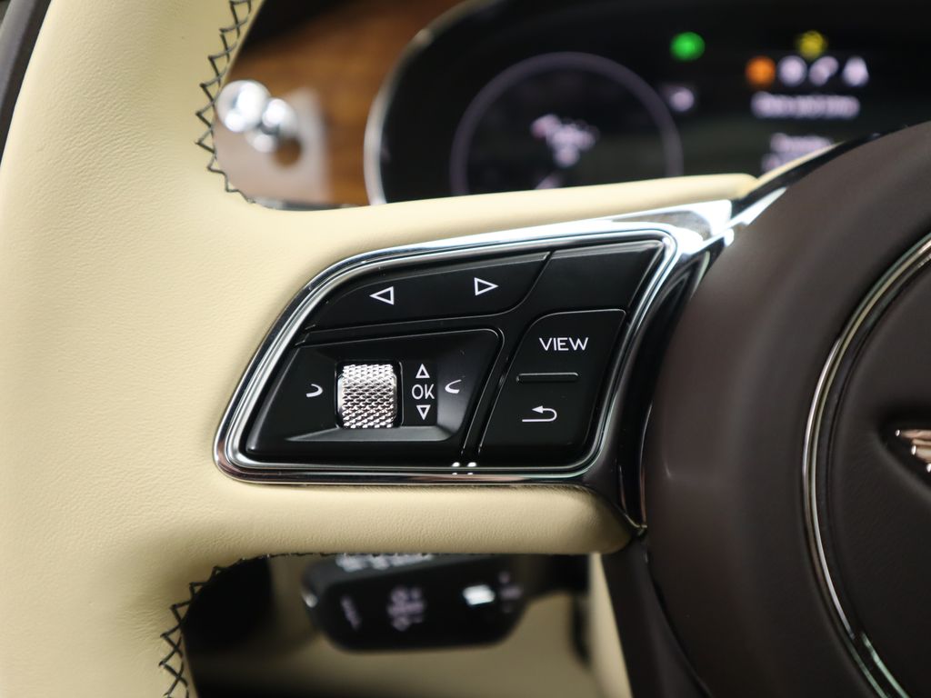 Thumbnail: 2023 Bentley Bentayga - 11