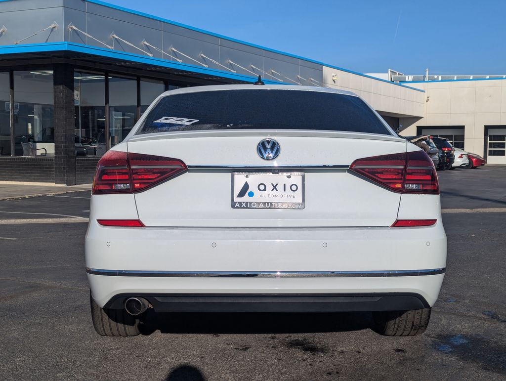 2018 Volkswagen Passat 2.0T SE w/Technology 7