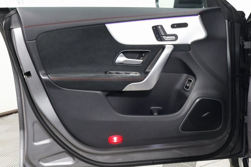 2025 Mercedes-Benz CLA 250 12