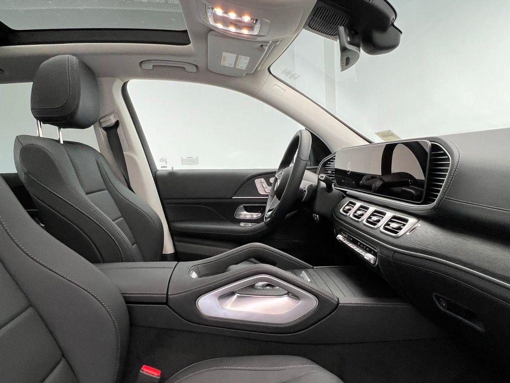 Thumbnail: 2025 Mercedes-Benz GLE - 6